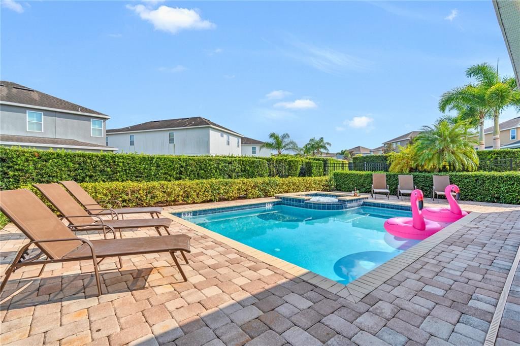 待售: $986,000 (11 贝兹, 10 浴室, 4707 平方英尺)