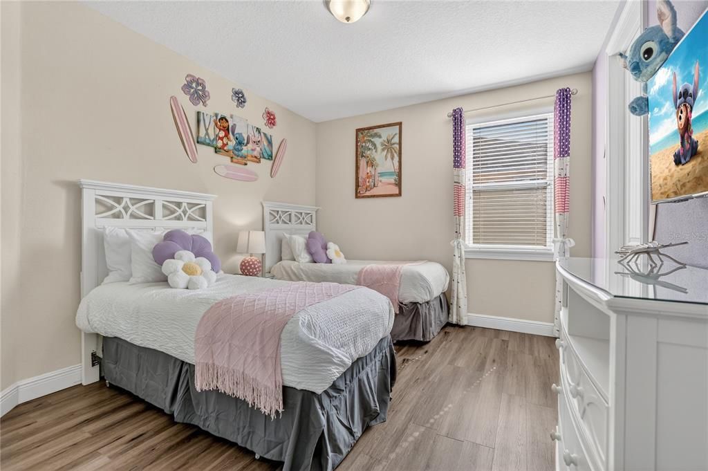 待售: $986,000 (11 贝兹, 10 浴室, 4707 平方英尺)