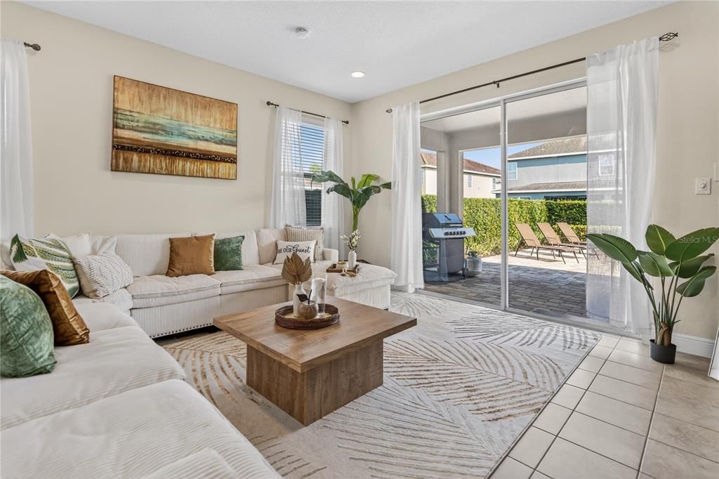 待售: $986,000 (11 贝兹, 10 浴室, 4707 平方英尺)