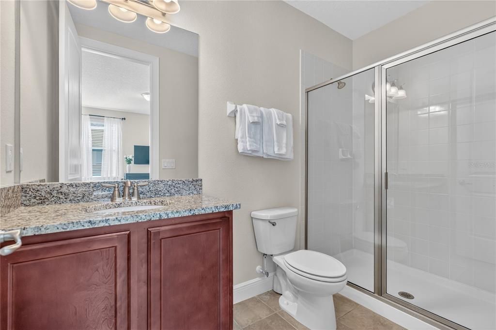 待售: $986,000 (11 贝兹, 10 浴室, 4707 平方英尺)