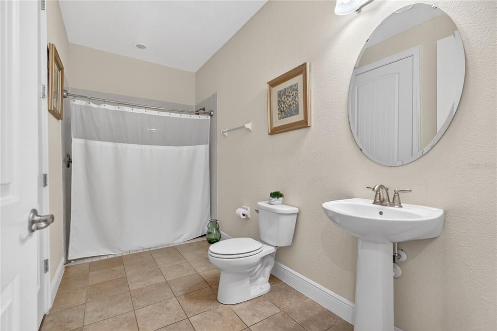 待售: $986,000 (11 贝兹, 10 浴室, 4707 平方英尺)