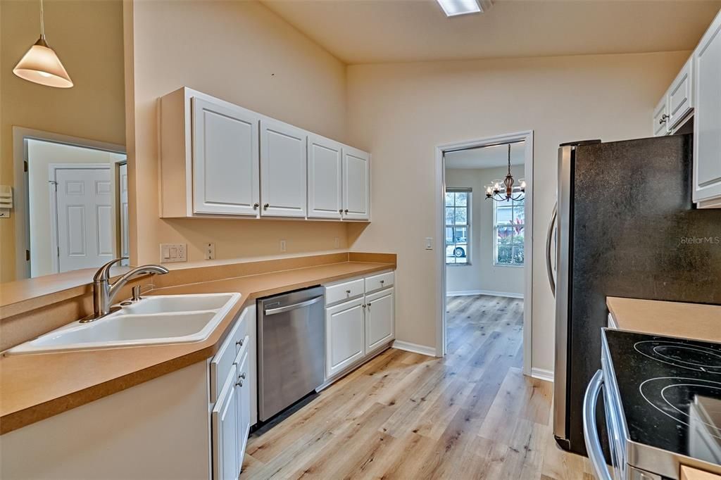 En Venta: $324,900 (3 camas, 2 baños, 1487 Pies cuadrados)