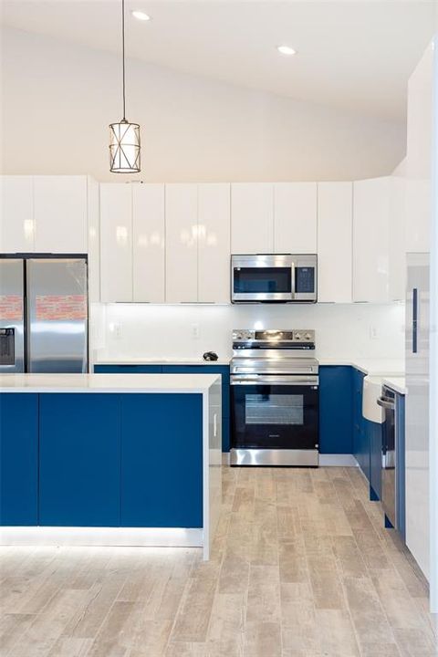 待售: $499,900 (4 贝兹, 3 浴室, 2053 平方英尺)