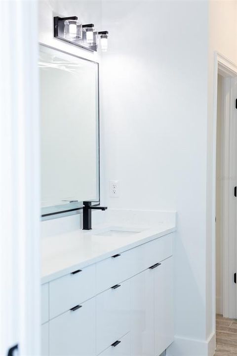 待售: $499,900 (4 贝兹, 3 浴室, 2053 平方英尺)