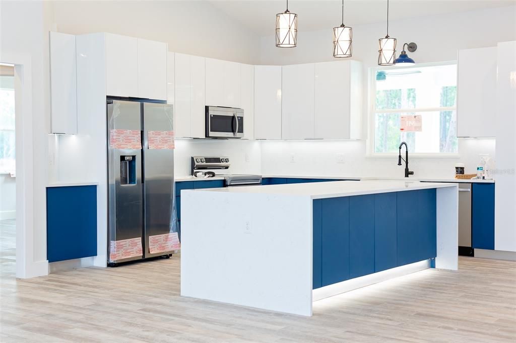 待售: $499,900 (4 贝兹, 3 浴室, 2053 平方英尺)