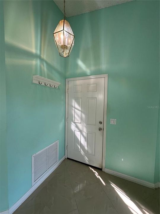 出租: $2,600 (4 贝兹, 2 浴室, 1823 平方英尺)