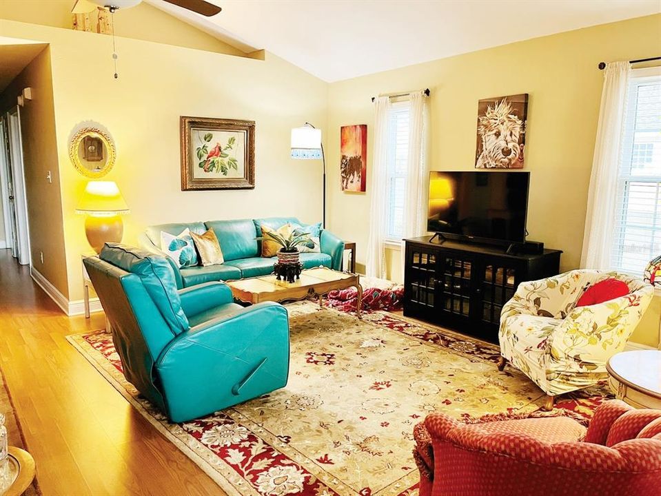 En Venta: $287,000 (3 camas, 2 baños, 1297 Pies cuadrados)