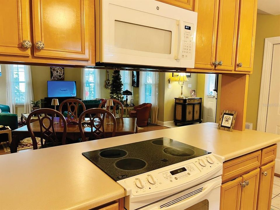 En Venta: $287,000 (3 camas, 2 baños, 1297 Pies cuadrados)