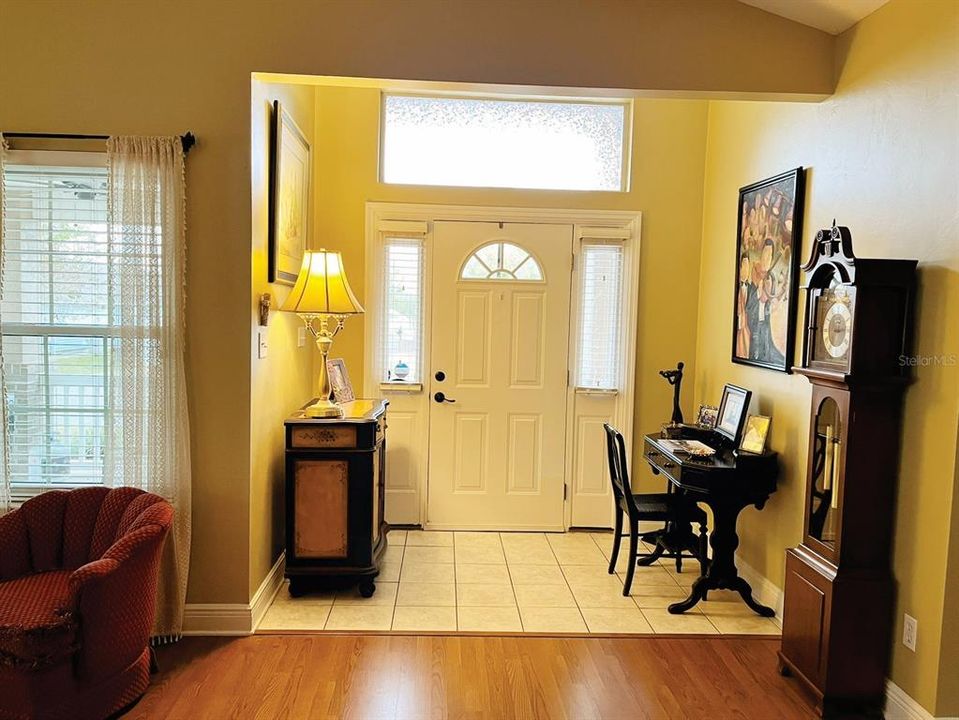 En Venta: $287,000 (3 camas, 2 baños, 1297 Pies cuadrados)