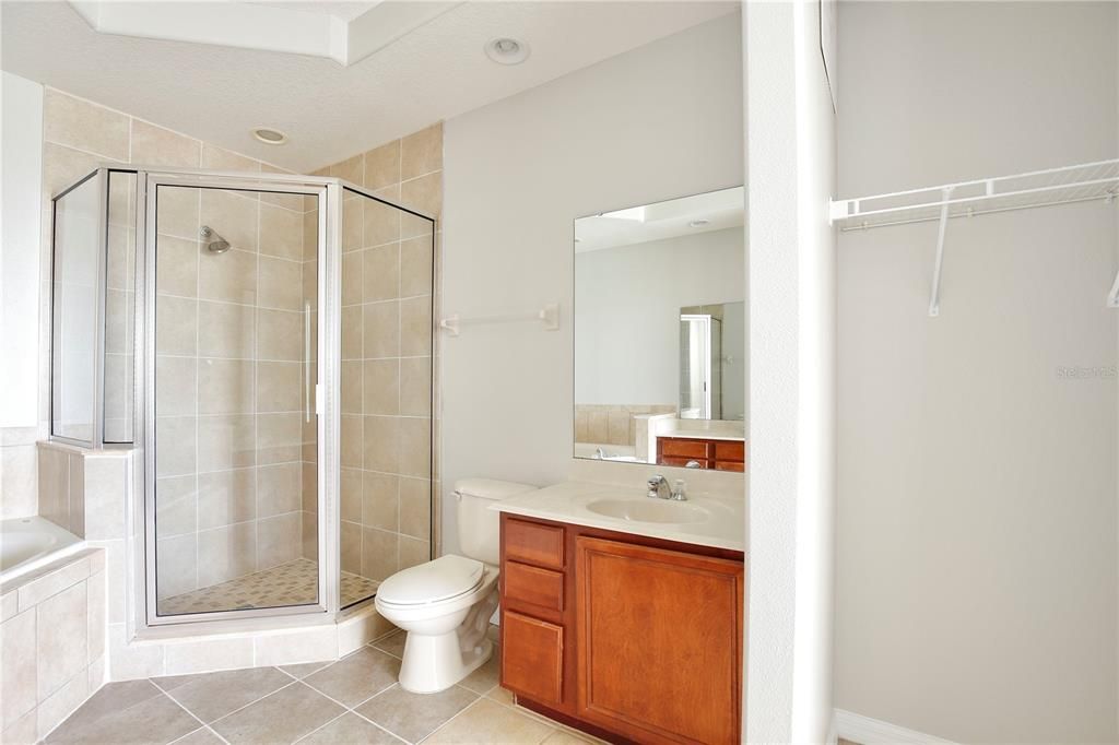 En Renta: $2,595 (4 camas, 2 baños, 2275 Pies cuadrados)