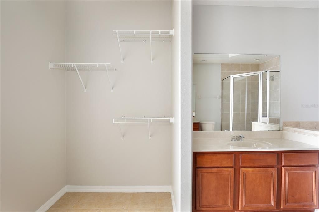 En Renta: $2,595 (4 camas, 2 baños, 2275 Pies cuadrados)