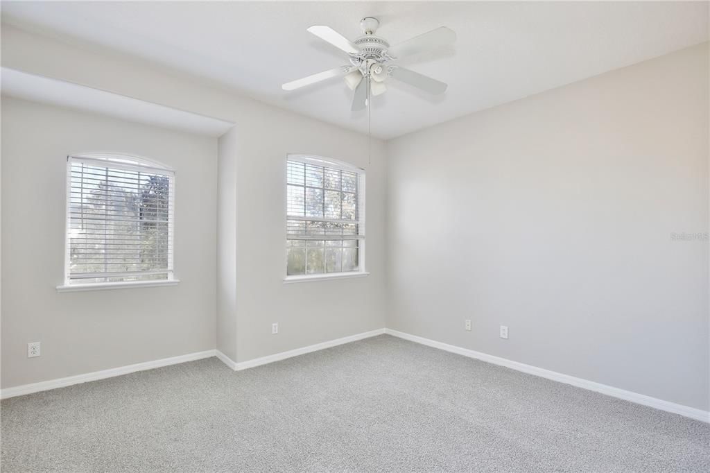 En Renta: $2,595 (4 camas, 2 baños, 2275 Pies cuadrados)