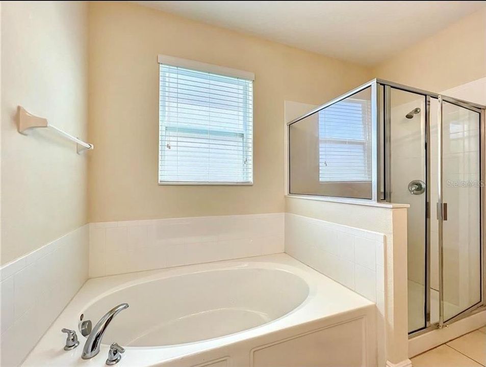 For Sale: $690,000 (4 beds, 2 baths, 2569 Square Feet)