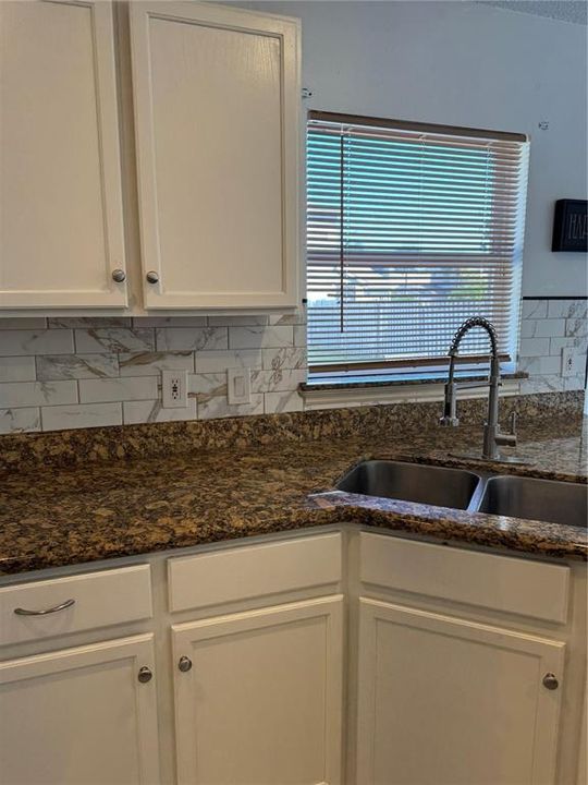 出租: $2,300 (3 贝兹, 2 浴室, 1458 平方英尺)