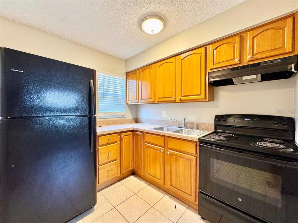 For Rent: $1,500 (2 beds, 1 baths, 1587 Square Feet)