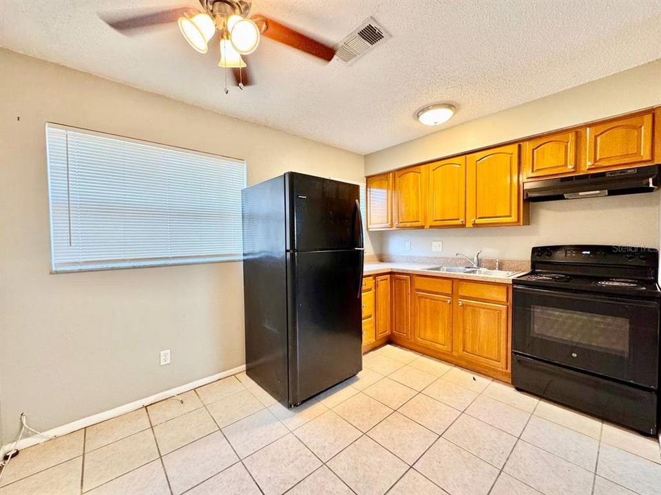 For Rent: $1,500 (2 beds, 1 baths, 1587 Square Feet)