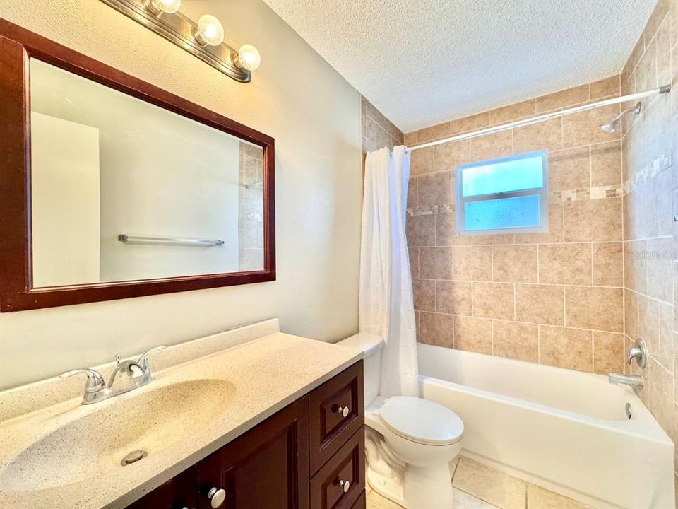 For Rent: $1,500 (2 beds, 1 baths, 1587 Square Feet)