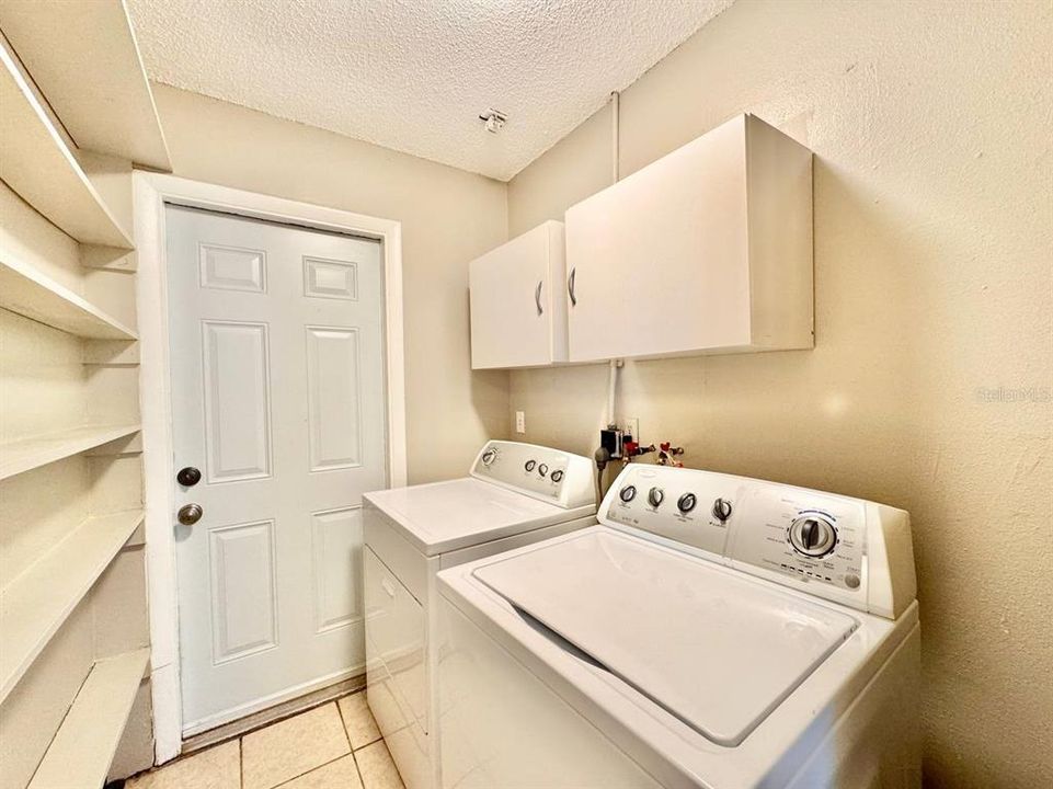 For Rent: $1,500 (2 beds, 1 baths, 1587 Square Feet)