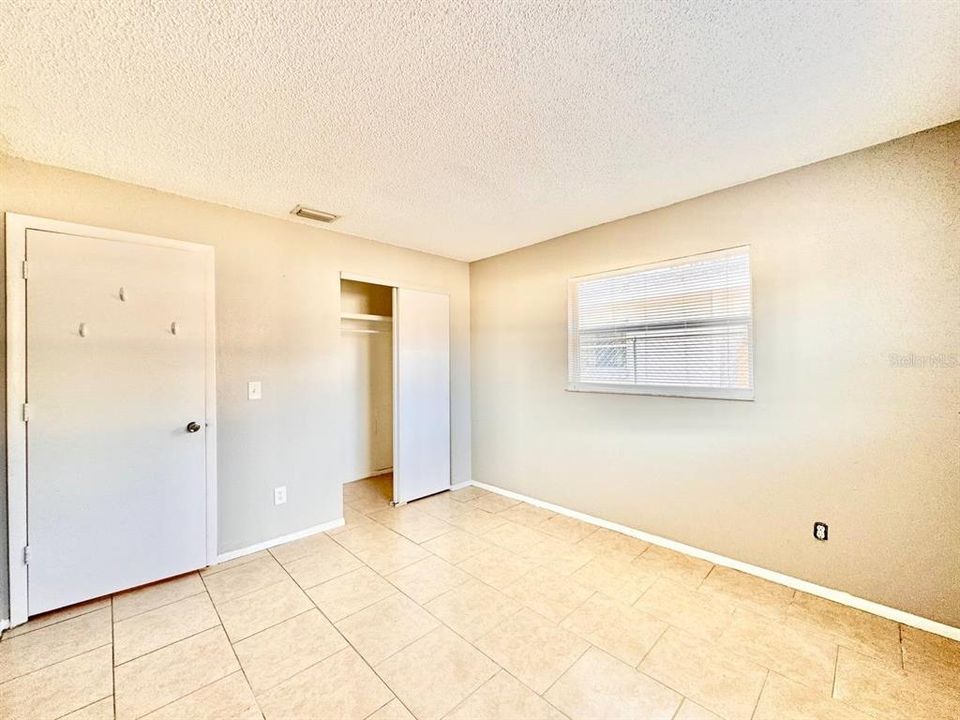 For Rent: $1,500 (2 beds, 1 baths, 1587 Square Feet)