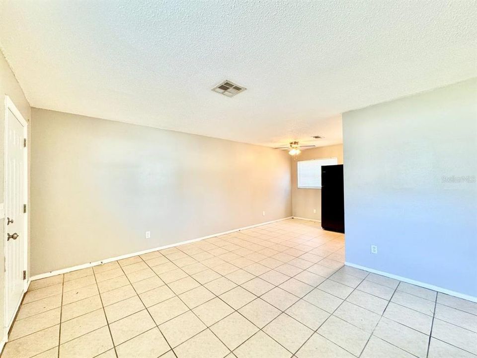For Rent: $1,500 (2 beds, 1 baths, 1587 Square Feet)
