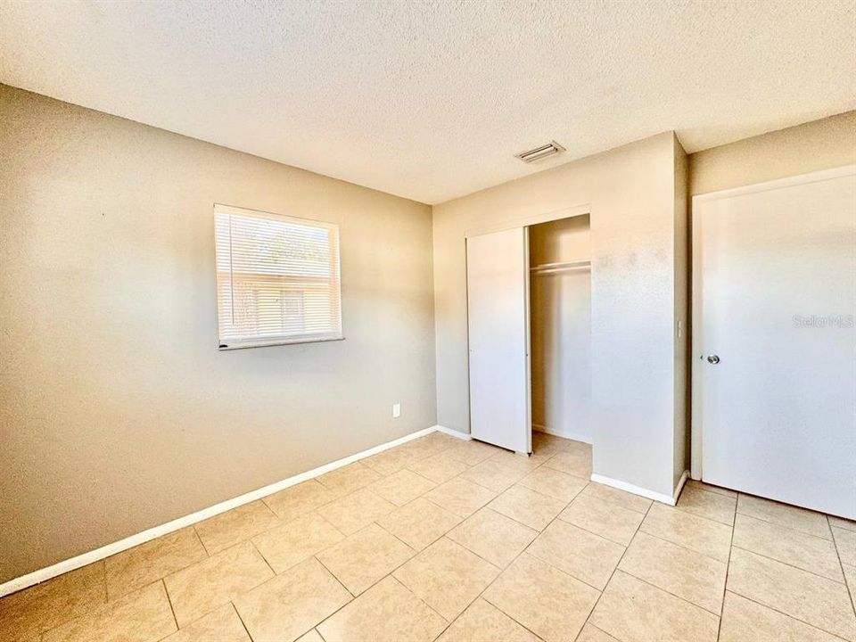 For Rent: $1,500 (2 beds, 1 baths, 1587 Square Feet)