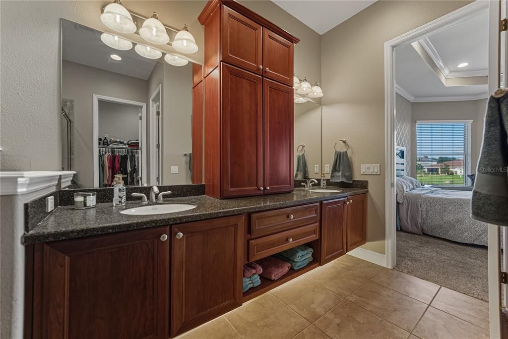 На продажу: $345,000 (3 спален, 2 ванн, 1816 Квадратных фут)