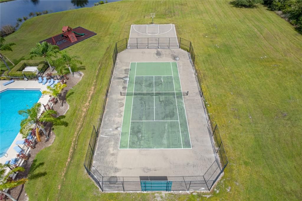 На продажу: $345,000 (3 спален, 2 ванн, 1816 Квадратных фут)