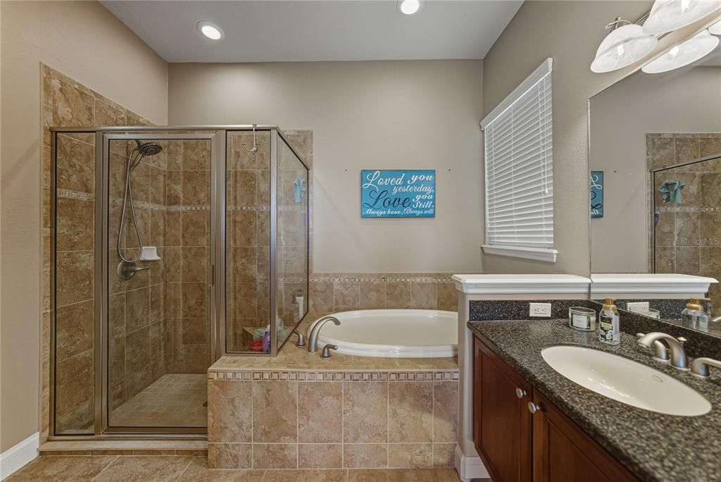 На продажу: $345,000 (3 спален, 2 ванн, 1816 Квадратных фут)