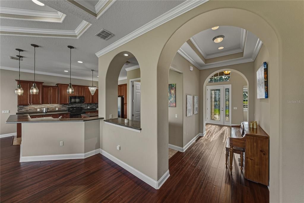 На продажу: $345,000 (3 спален, 2 ванн, 1816 Квадратных фут)