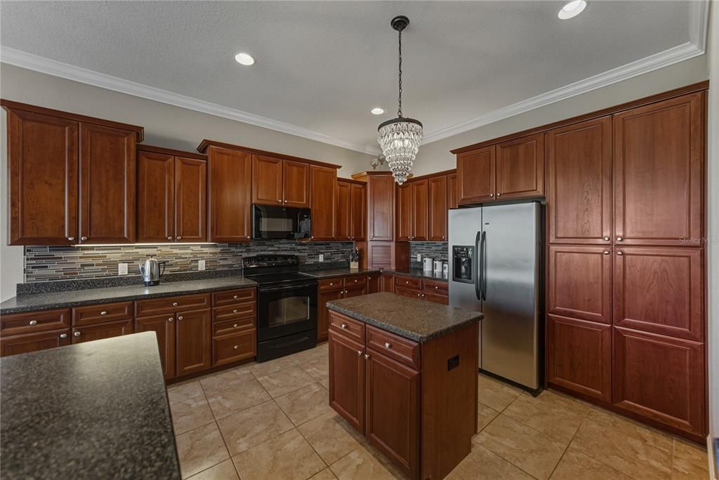 На продажу: $345,000 (3 спален, 2 ванн, 1816 Квадратных фут)