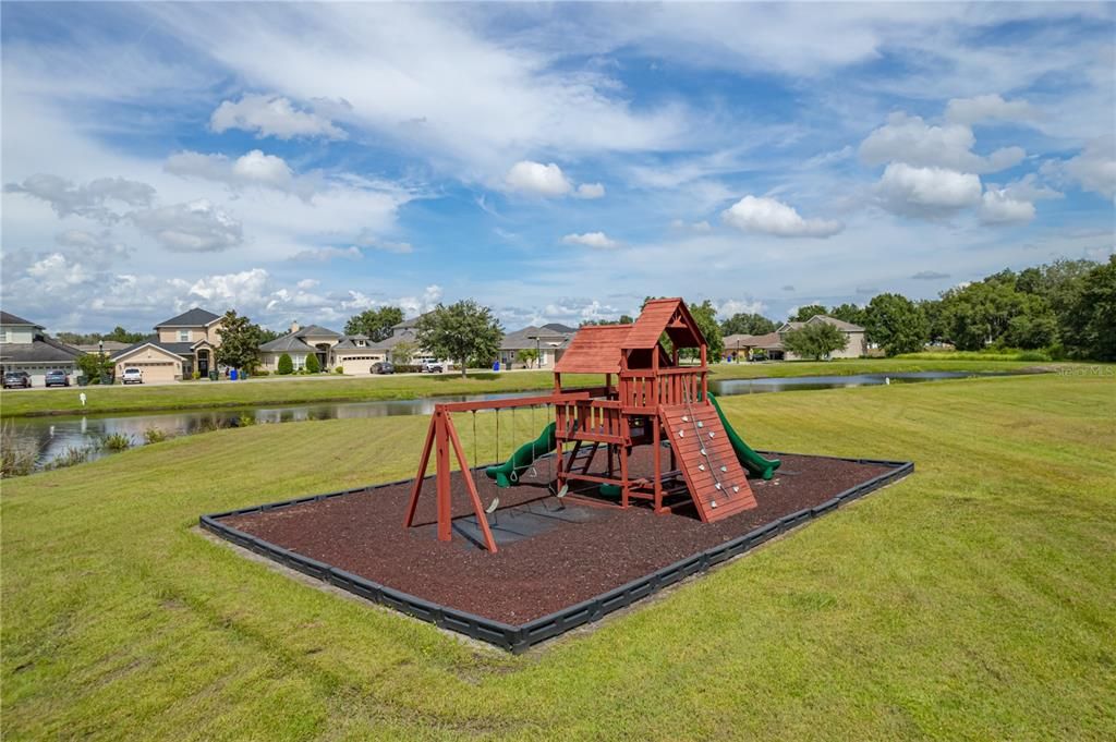 На продажу: $345,000 (3 спален, 2 ванн, 1816 Квадратных фут)