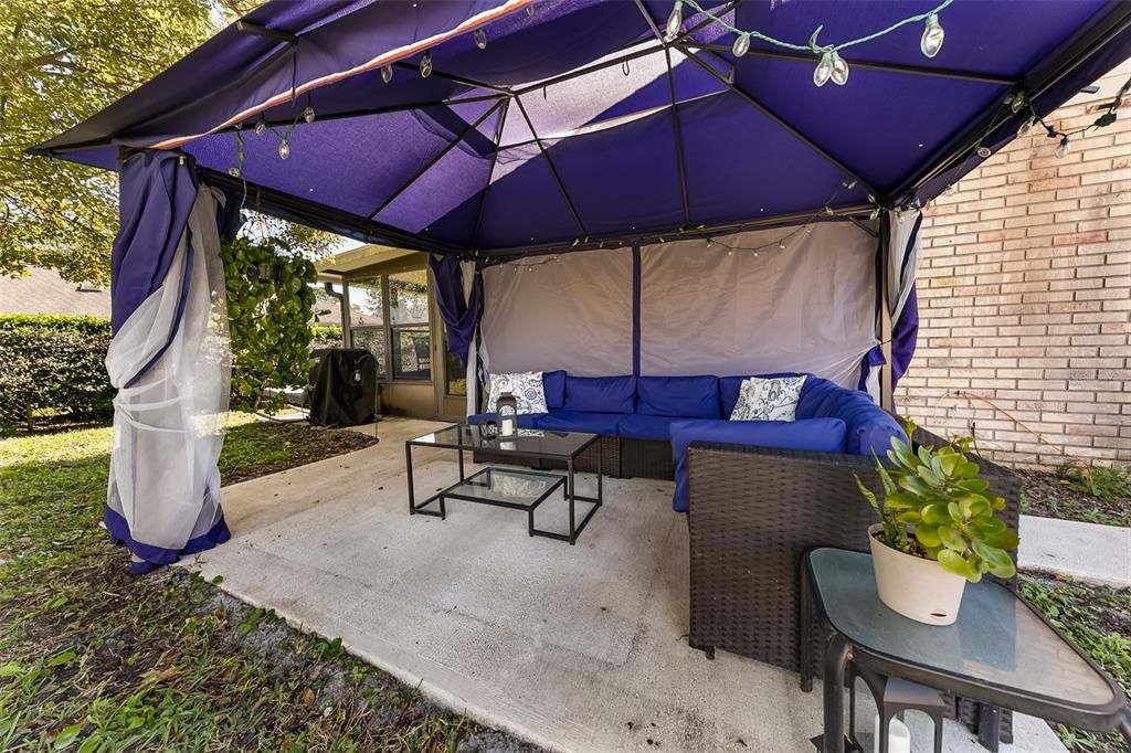 待售: $325,000 (2 贝兹, 2 浴室, 1337 平方英尺)