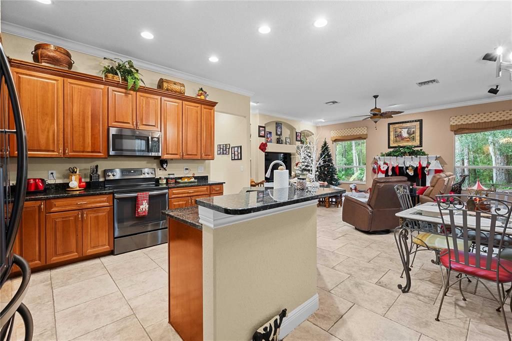 For Sale: $595,000 (3 beds, 2 baths, 2308 Square Feet)