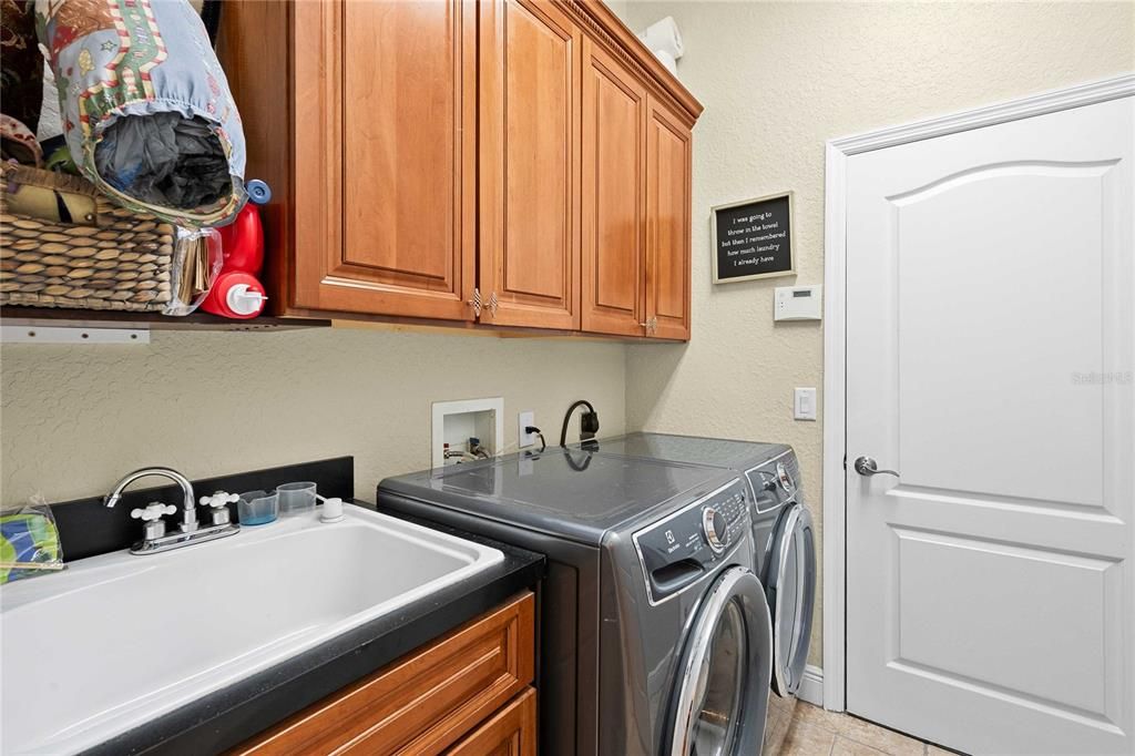 For Sale: $595,000 (3 beds, 2 baths, 2308 Square Feet)