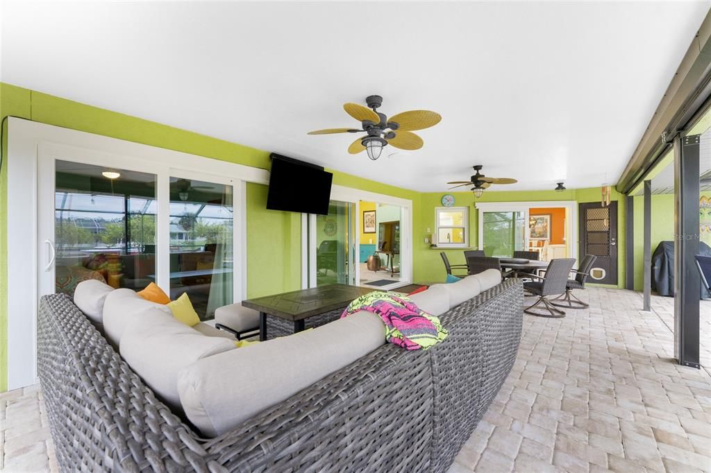 For Sale: $459,000 (3 beds, 2 baths, 1881 Square Feet)