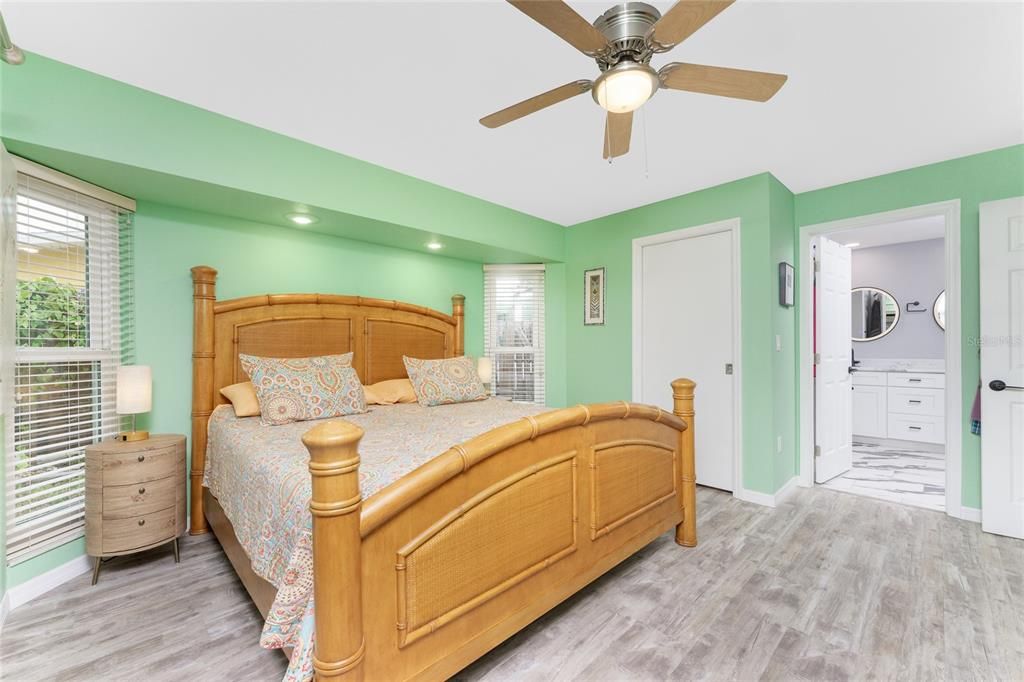 For Sale: $459,000 (3 beds, 2 baths, 1881 Square Feet)