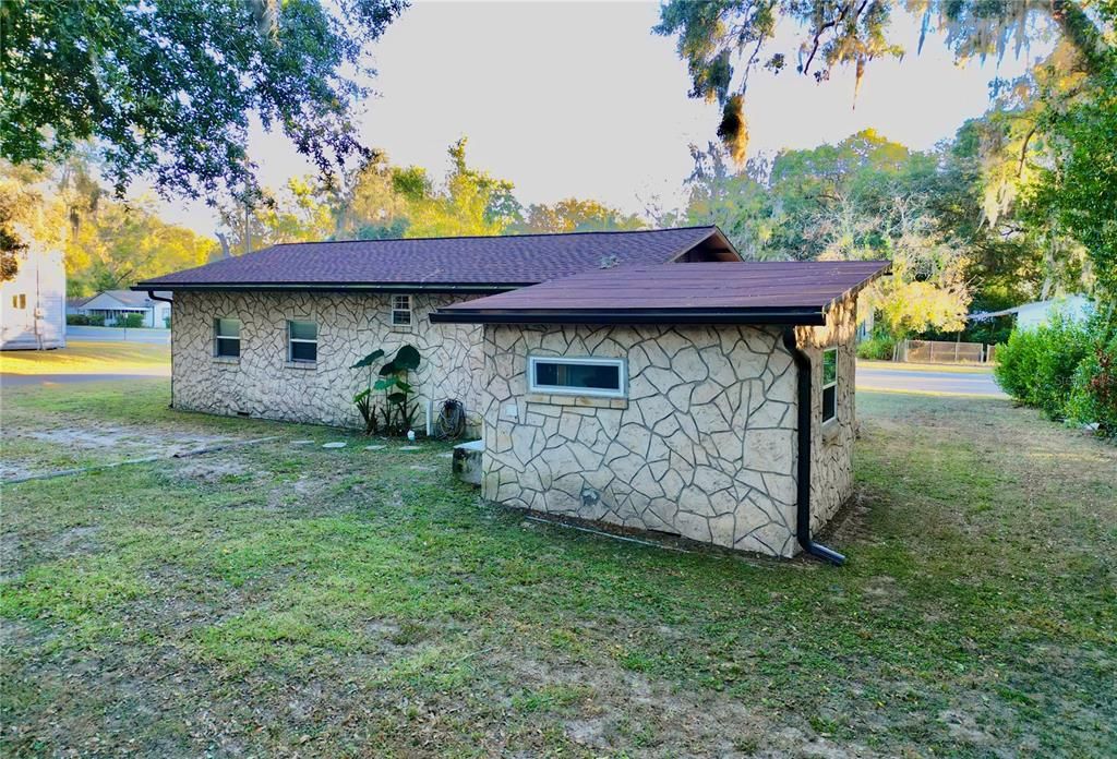 В аренду: $1,600 (2 спален, 1 ванн, 864 Квадратных фут)