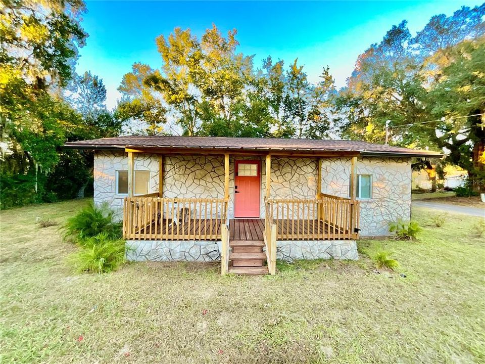 В аренду: $1,600 (2 спален, 1 ванн, 864 Квадратных фут)