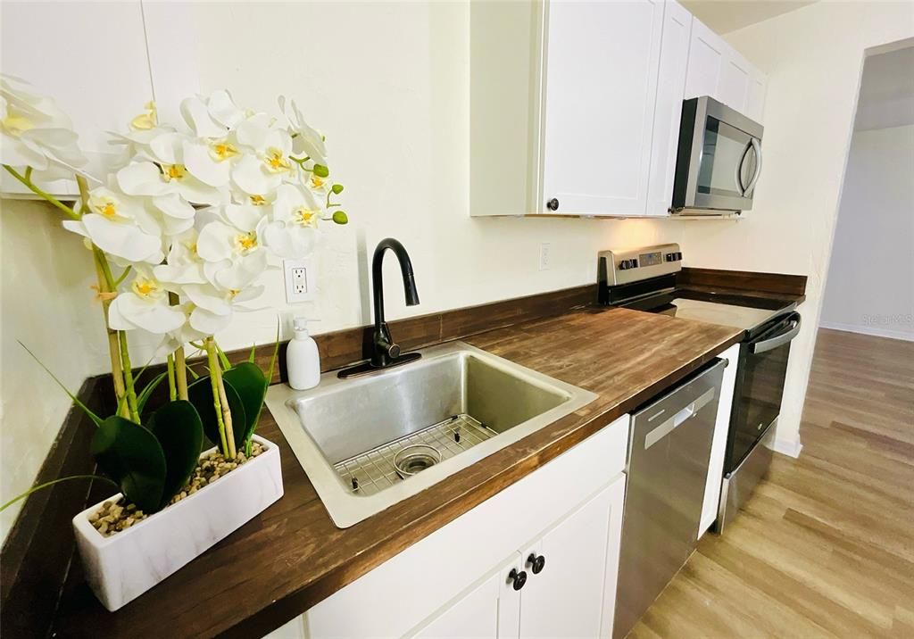 В аренду: $1,600 (2 спален, 1 ванн, 864 Квадратных фут)