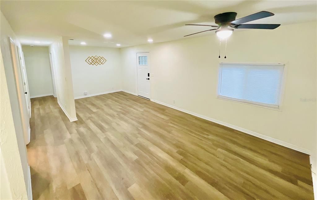 В аренду: $1,600 (2 спален, 1 ванн, 864 Квадратных фут)