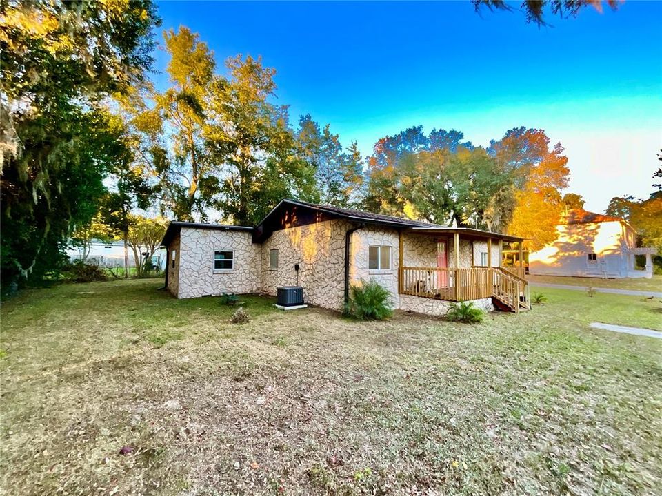 В аренду: $1,600 (2 спален, 1 ванн, 864 Квадратных фут)