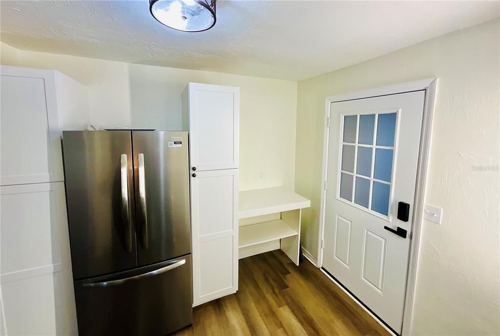 В аренду: $1,600 (2 спален, 1 ванн, 864 Квадратных фут)