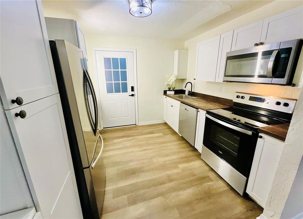 В аренду: $1,600 (2 спален, 1 ванн, 864 Квадратных фут)