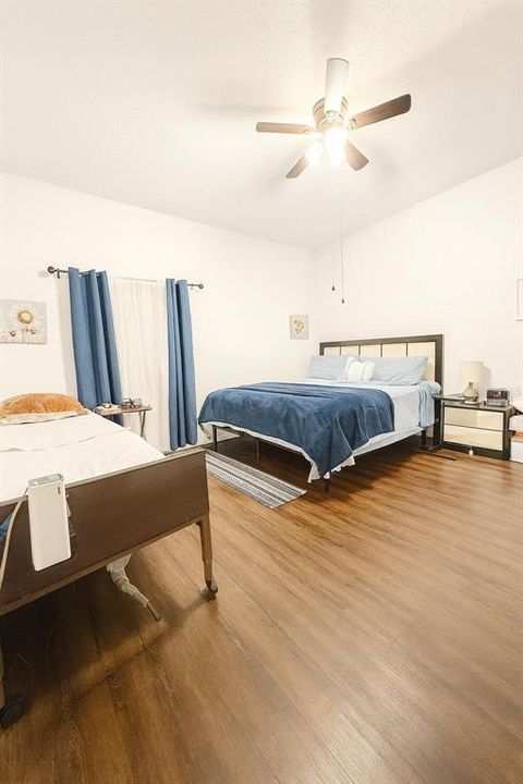 For Sale: $325,000 (3 beds, 2 baths, 1728 Square Feet)