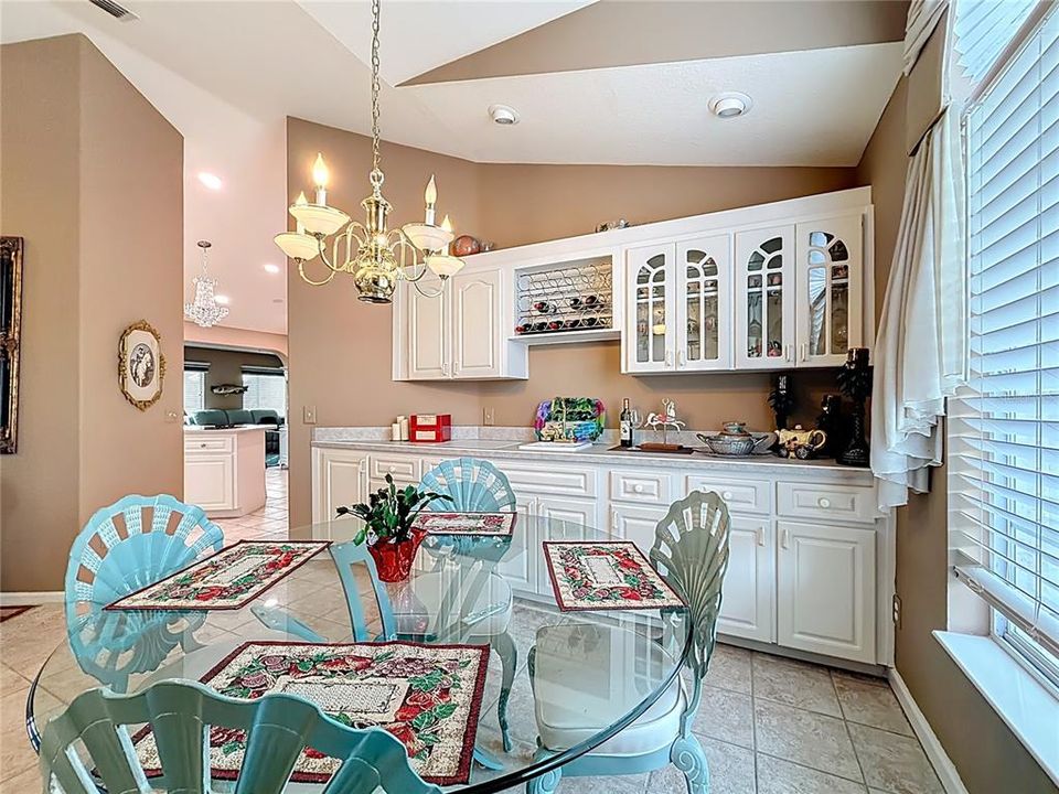 For Sale: $419,000 (2 beds, 2 baths, 1736 Square Feet)