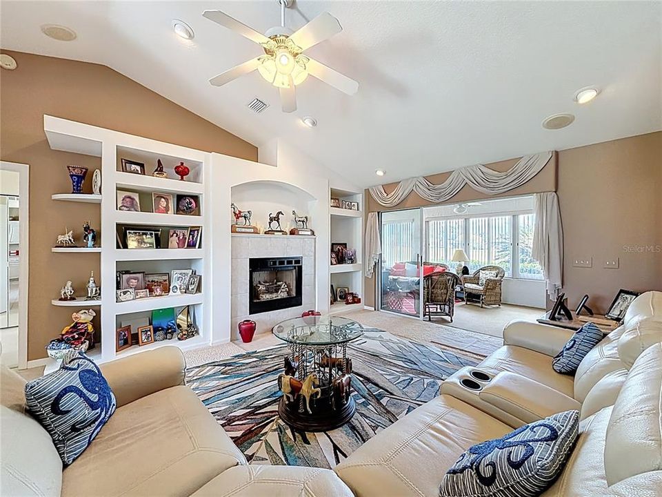 For Sale: $419,000 (2 beds, 2 baths, 1736 Square Feet)