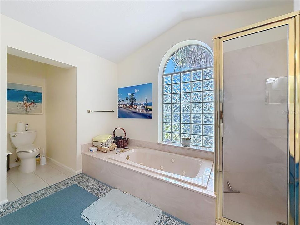 For Sale: $419,000 (2 beds, 2 baths, 1736 Square Feet)