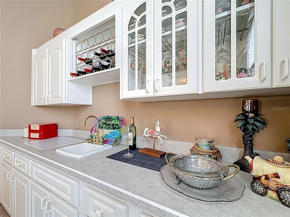 For Sale: $419,000 (2 beds, 2 baths, 1736 Square Feet)