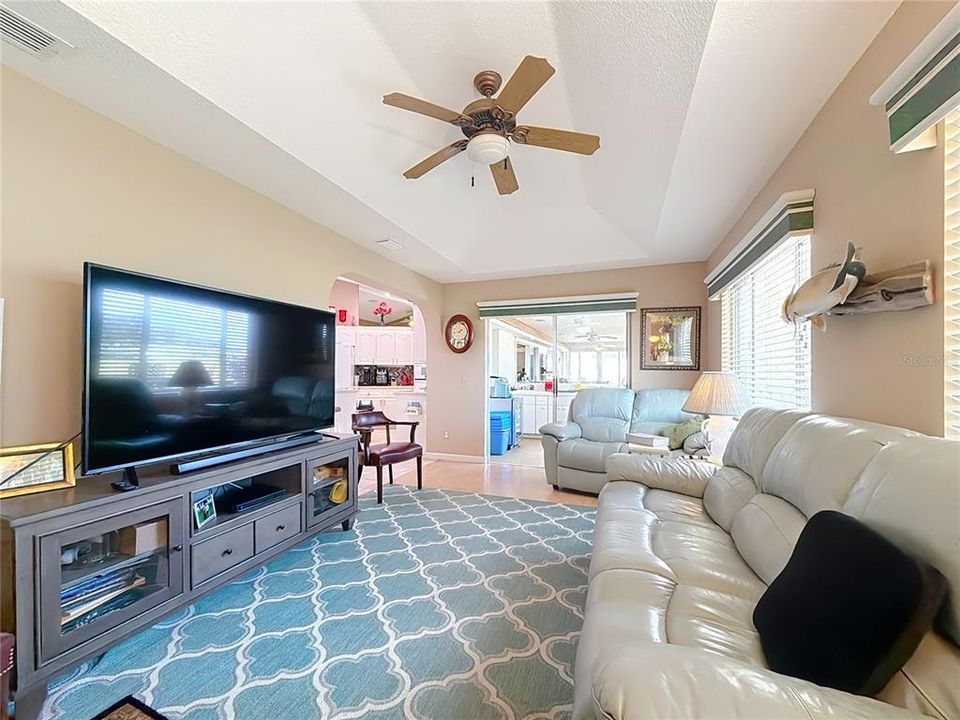 For Sale: $419,000 (2 beds, 2 baths, 1736 Square Feet)