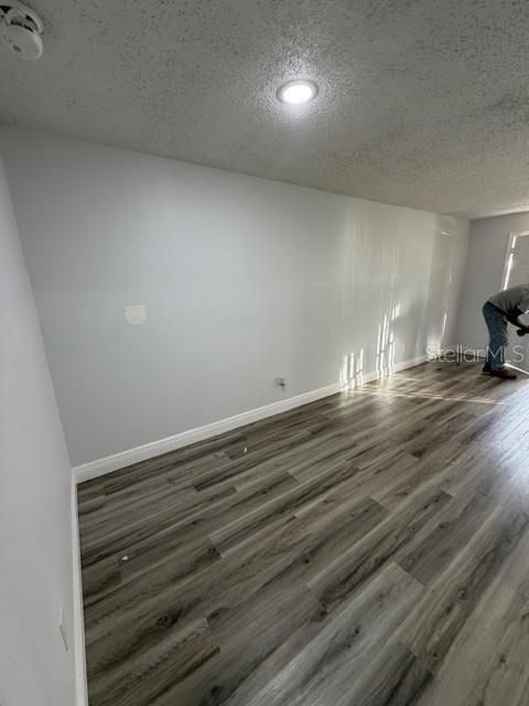 For Rent: $1,200 (1 beds, 1 baths, 760 Square Feet)